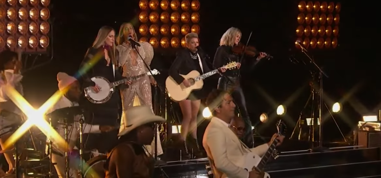 Beyoncé & Dixie Chicks Performance at Country Music Awards